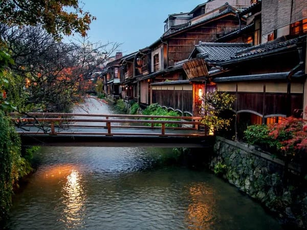 Gion Shirakawa